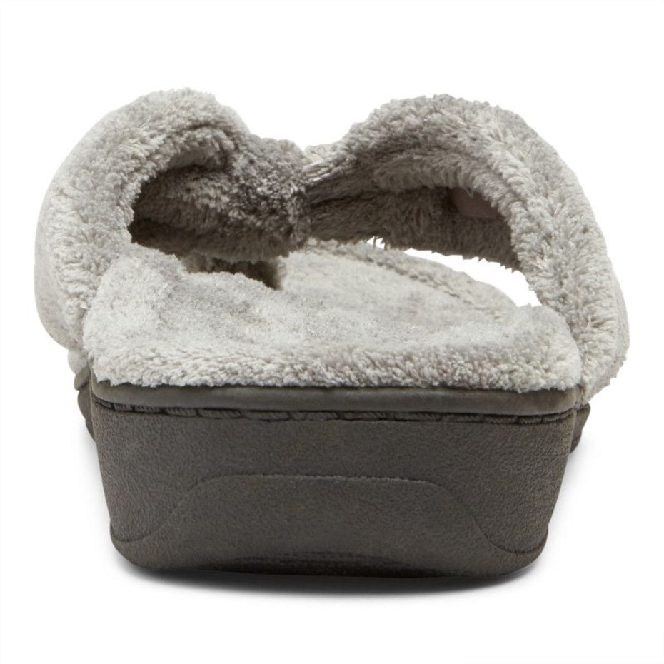 Pantufla Gracie Toe Post Gris Claro Vionic